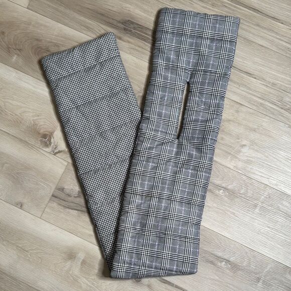 A new day Quilted Scarf with Pull through - Picture 1 of 3